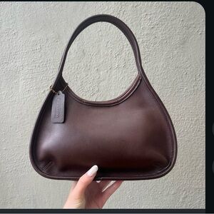 Elegant Brown Leather Handbag